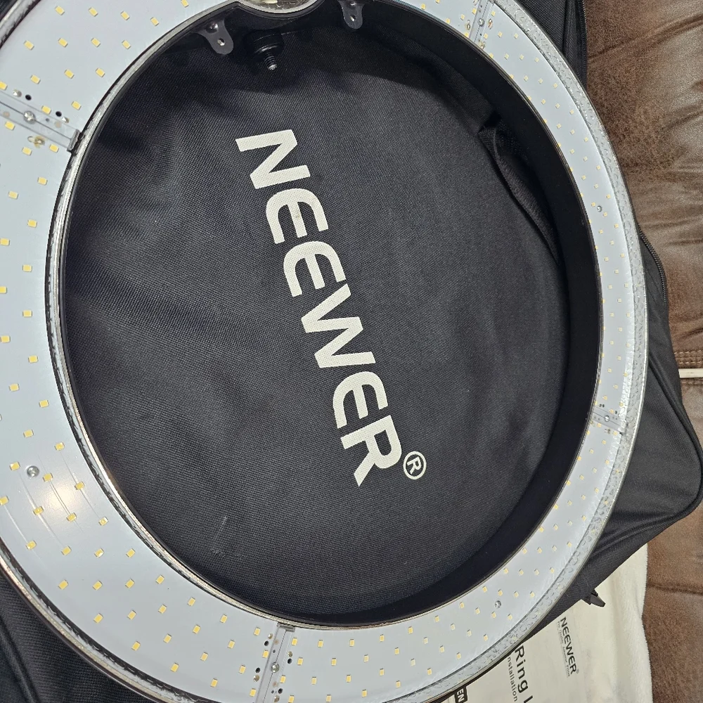 NEEWER Ring Light 18